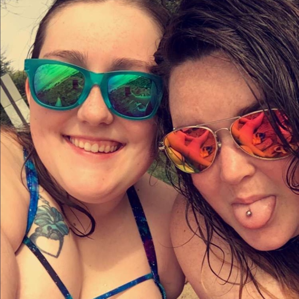 Meet your Posher, Lauren